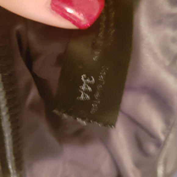 Bras - Picture 4 of 5